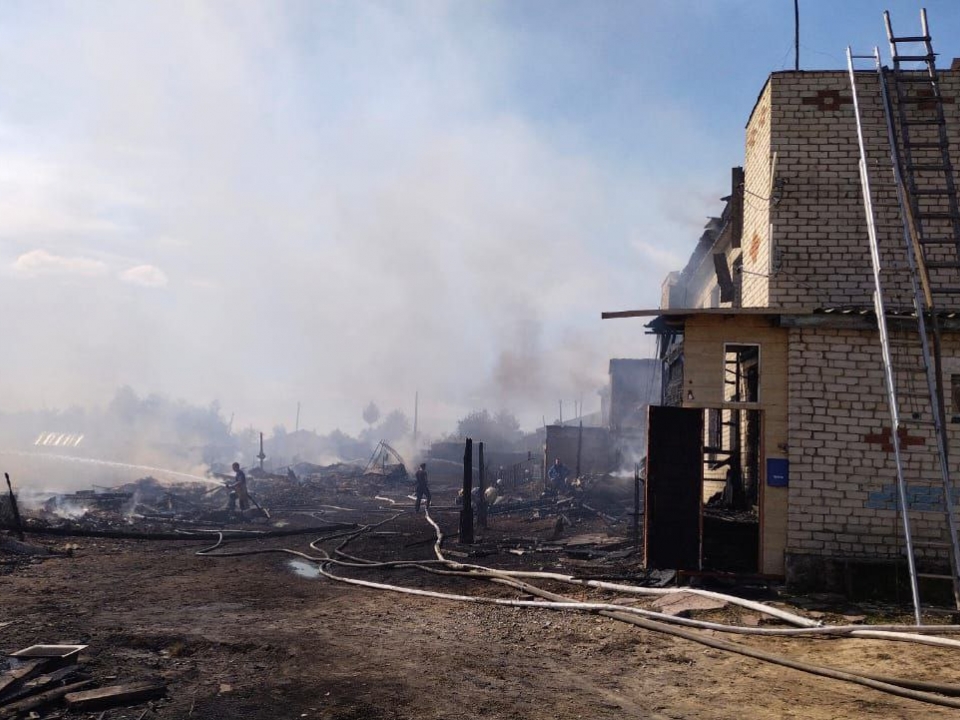 Image for Сараи и жилой дом загорелись в Семеновском районе на площади 1100 кв. метров