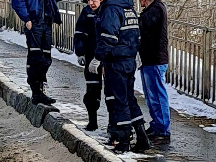 Image for Сотрудники МЧС спасли мужчину на мосту в Нижнем Новгороде