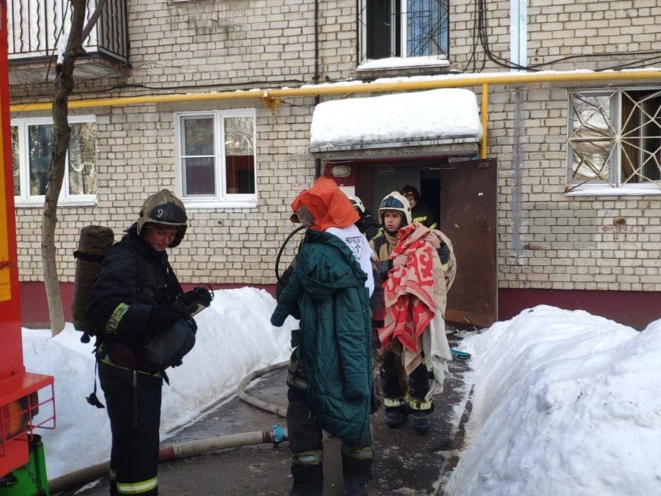 Image for Двух детей и взрослого спасли на пожаре в Нижнем Новгороде