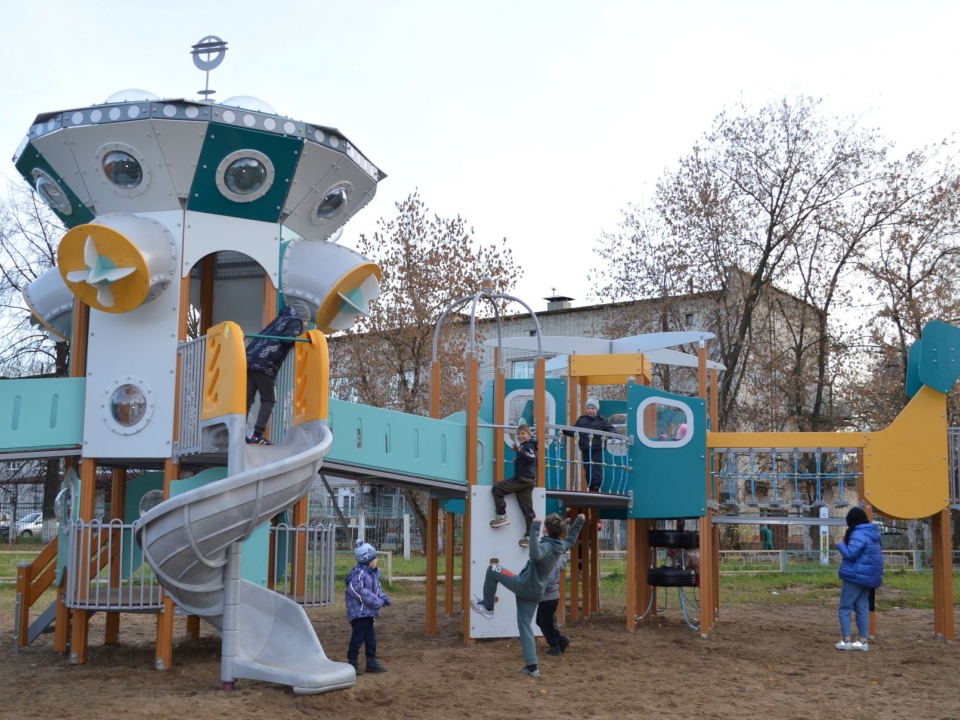 Image for Детскую площадку в виде вертолета установили на Березовской в Нижнем Новгороде