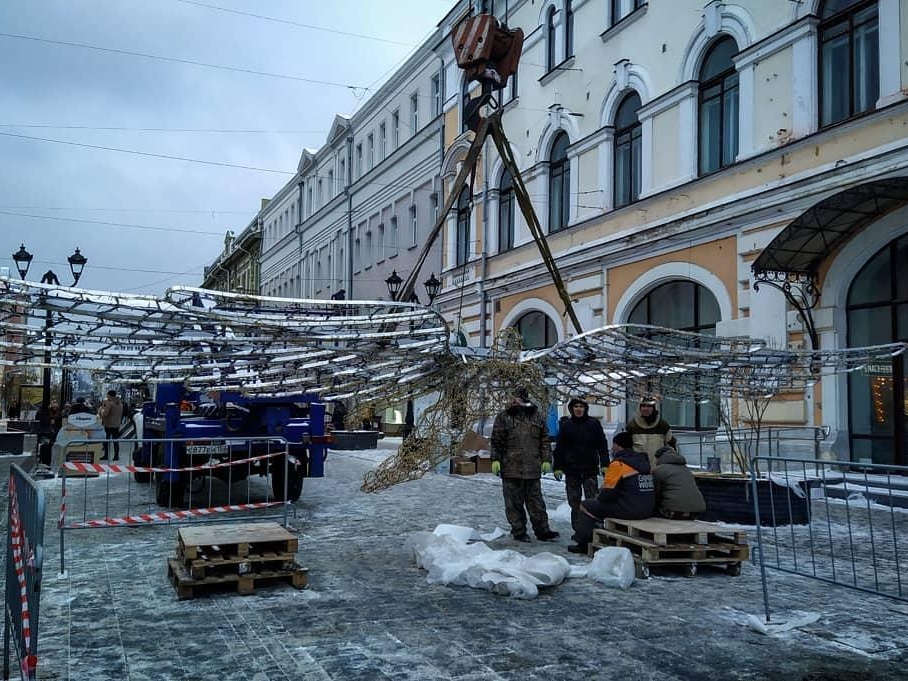 Image for Фото дня: центр Нижнего Новгорода готовится к Новому году