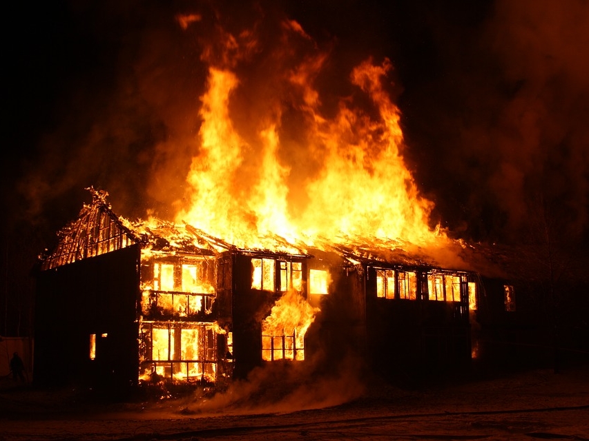 Image for Более 20 зданий сгорело в Нижегородской области из-за сжигания травы