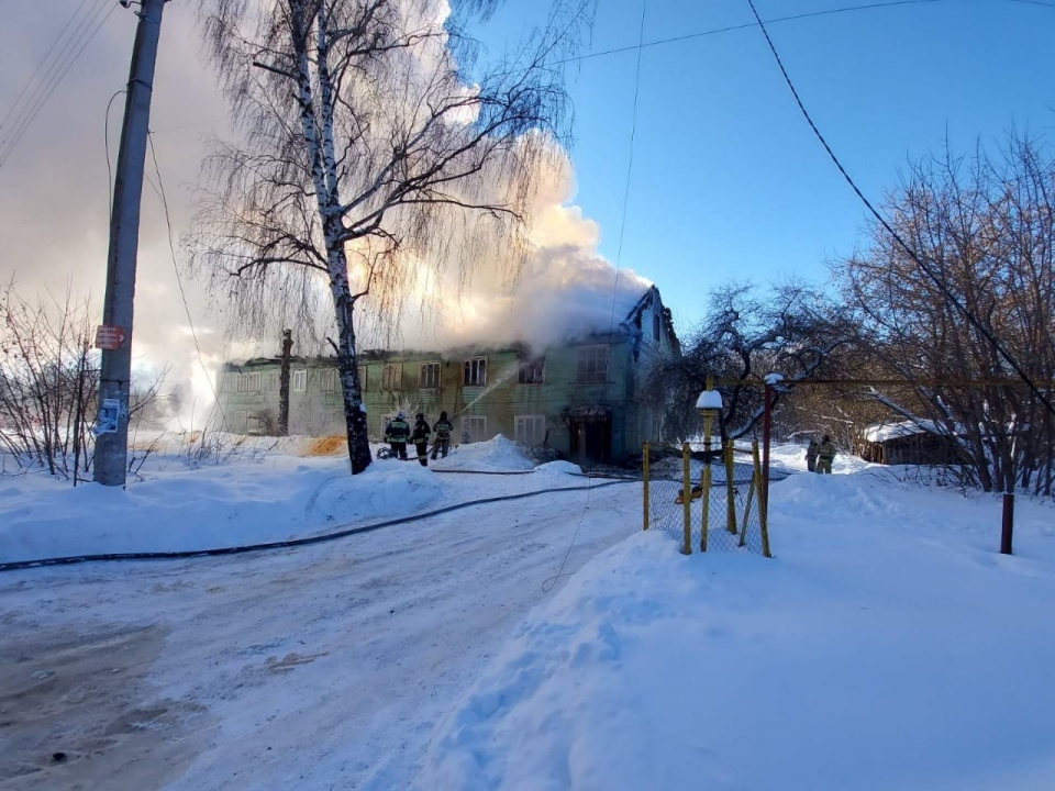 19 человек эвакуировали из горящего дома в Балахне