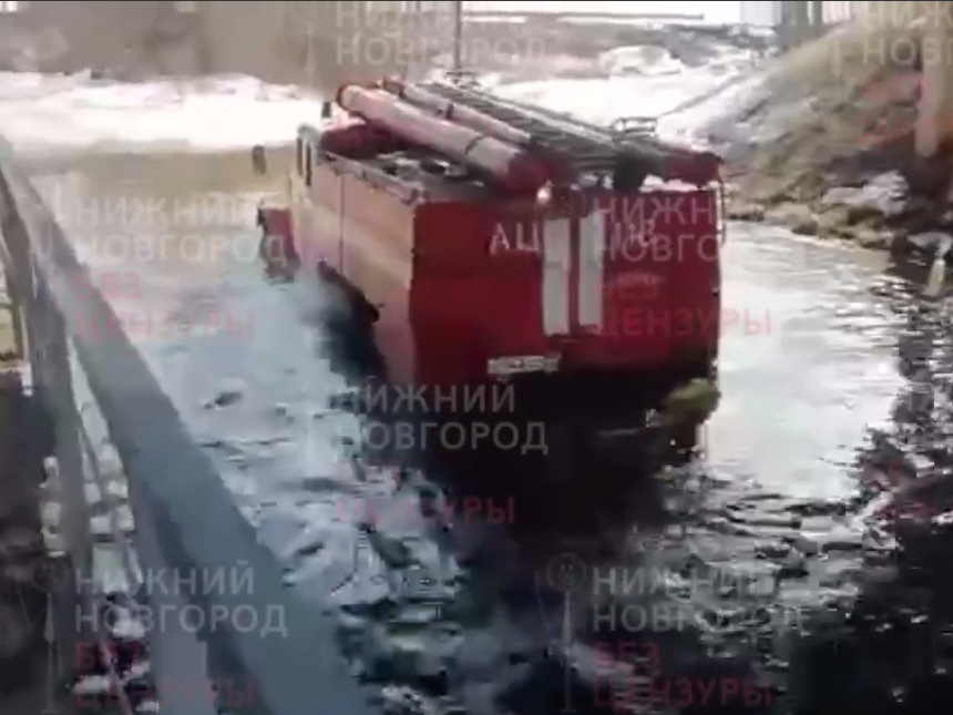 Image for Пожарная машина чуть не утонула на затопленной дороге в Сергаче