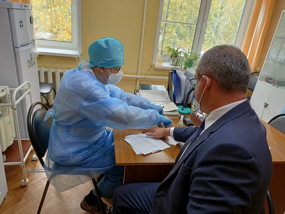 Image for Первые 1,5 тысячи нижегородцев сделали прививку от гриппа 