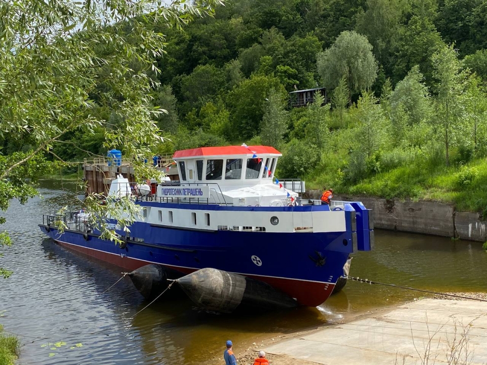 Image for Два обстановочных судна спустили на воду в Богородске 1 июля