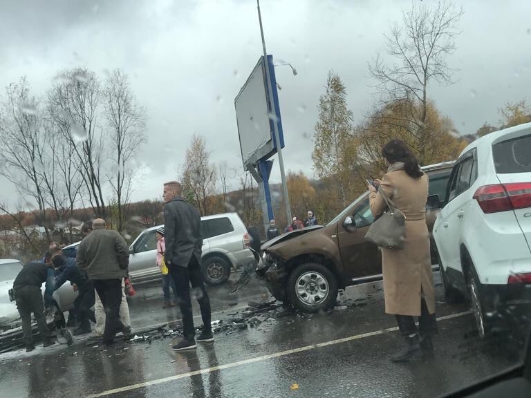 Серьезное ДТП с участием четырех авто произошло в Нижнем Новгороде