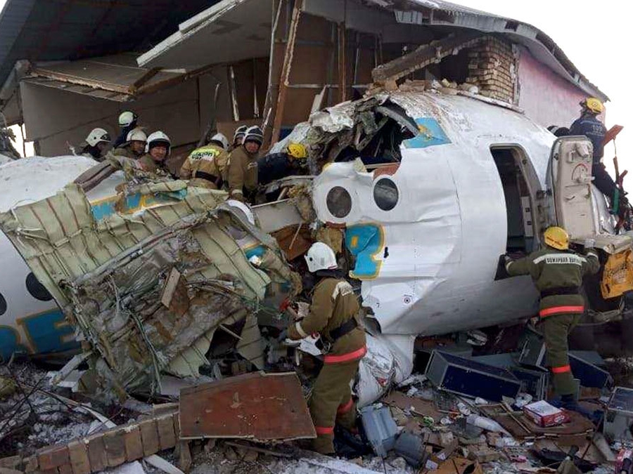 Image for 60 пассажиров выжило при крушении самолета в Казахстане