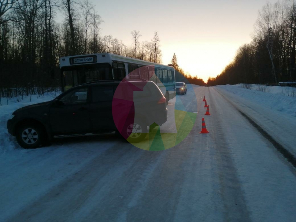 Image for Водитель Митцубиси врезался в припаркованный ЛиАЗ в Сарове