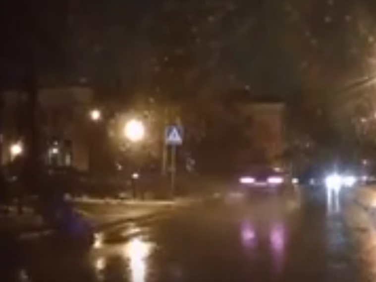 Image for Мальчика отбросило на 10 метров: водитель сбил нижегородку с ребенком и скрылся