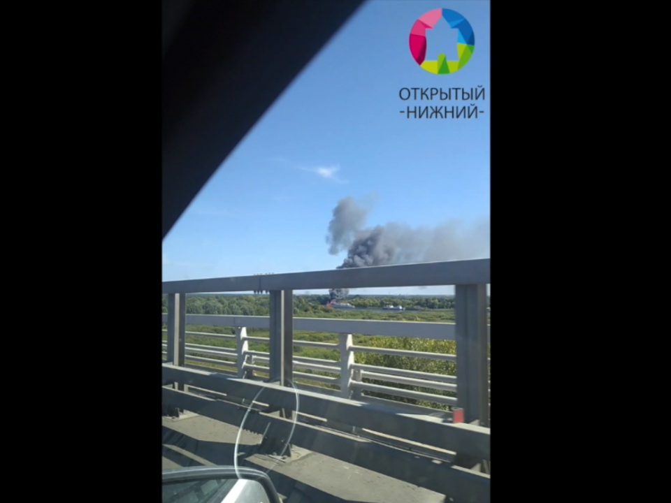 Пассажирский теплоход горит на Волге в Нижегородской области