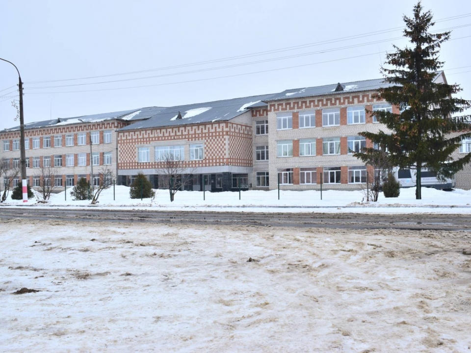 Image for Никитин пообещал закончить капремонт в починковской школе раньше срока