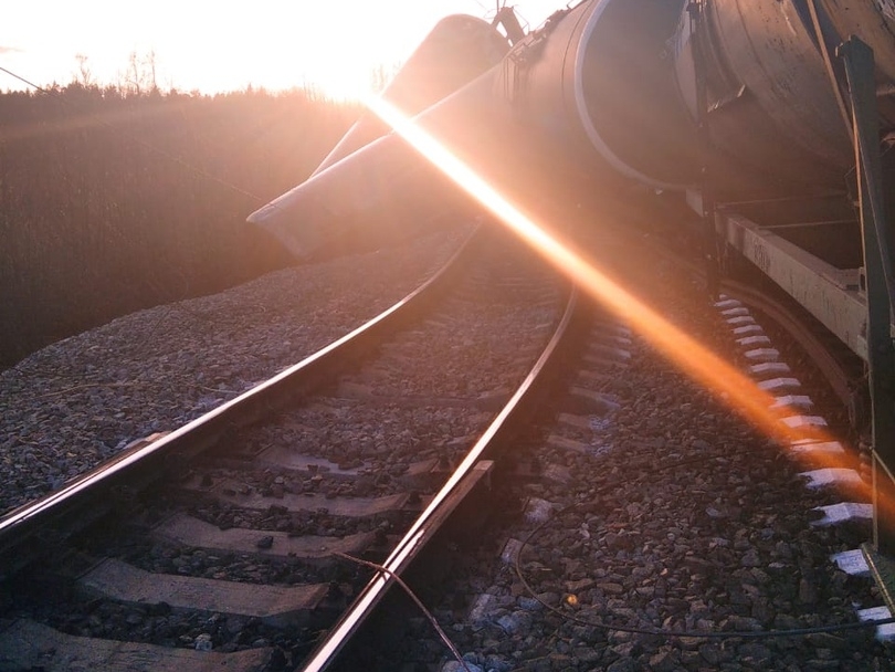 Image for Грузовой поезд с мазутом сошел с рельсов рядом с Ковровом