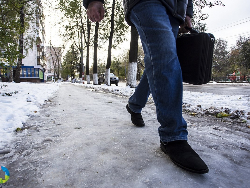 Image for ГИБДД предупреждает нижегородцев об опасностях на дорогах из-за ледяного дождя