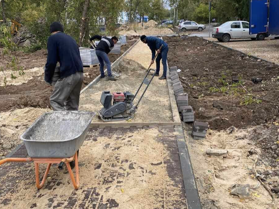 Image for Подрядчик: сквер в Красных Зорях будет готов к середине октября