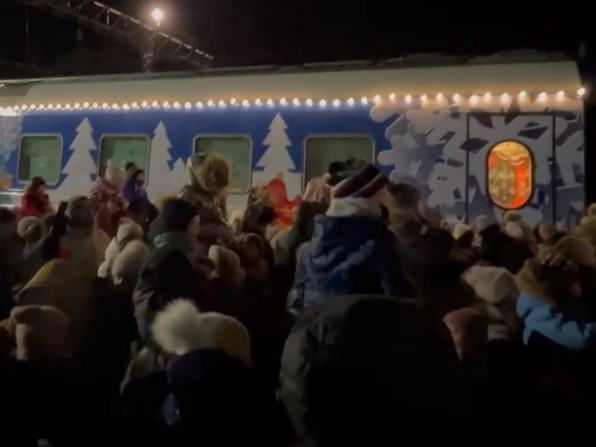 Image for Жители Арзамаса раскритиковали организацию встречи поезда Деда Мороза
