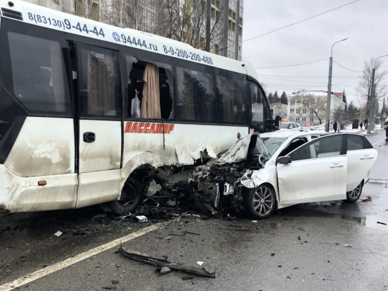 Image for Автобус с нижегородцами попал в смертельное ДТП в Пензе