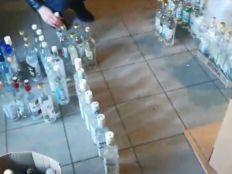 Image for 90 литров самодельного алкоголя изъяли из нижегородской «разливайки»