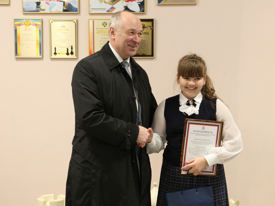 Евгений Лебедев поздравил Веронику Шубенкову с победой на чемпионате мира по быстрым шахматам