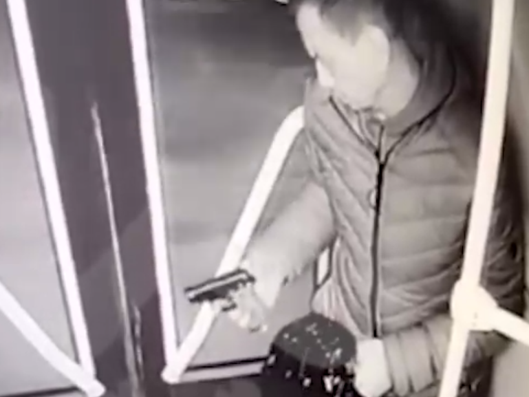Image for Стрелявший в себя пассажир нижегородского автобуса попал на видео