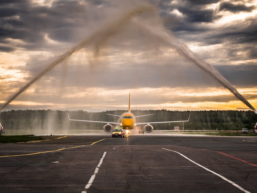 Image for Аэропорт «Стригино» поздравил своего миллионного пассажира в 2018 году
