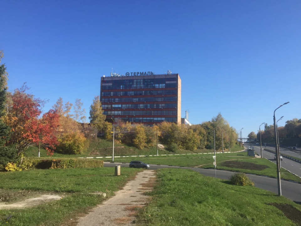 Image for Баннер в поддержку СВО сняли с фасада нижегородского завода «Термаль»