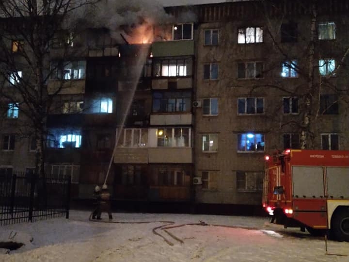 Балкон жилого дома загорелся в Автозаводском районе в новогоднюю ночь из-за петарды