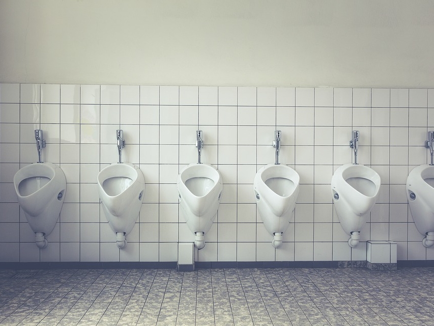 Image for Спортивная школа в Дзержинске наняла подростков уборщиками туалетов