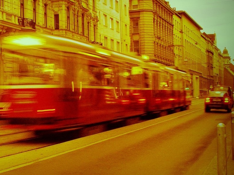 Ночной трамвай начал курсировать по городскому кольцу в Нижнем Новгороде