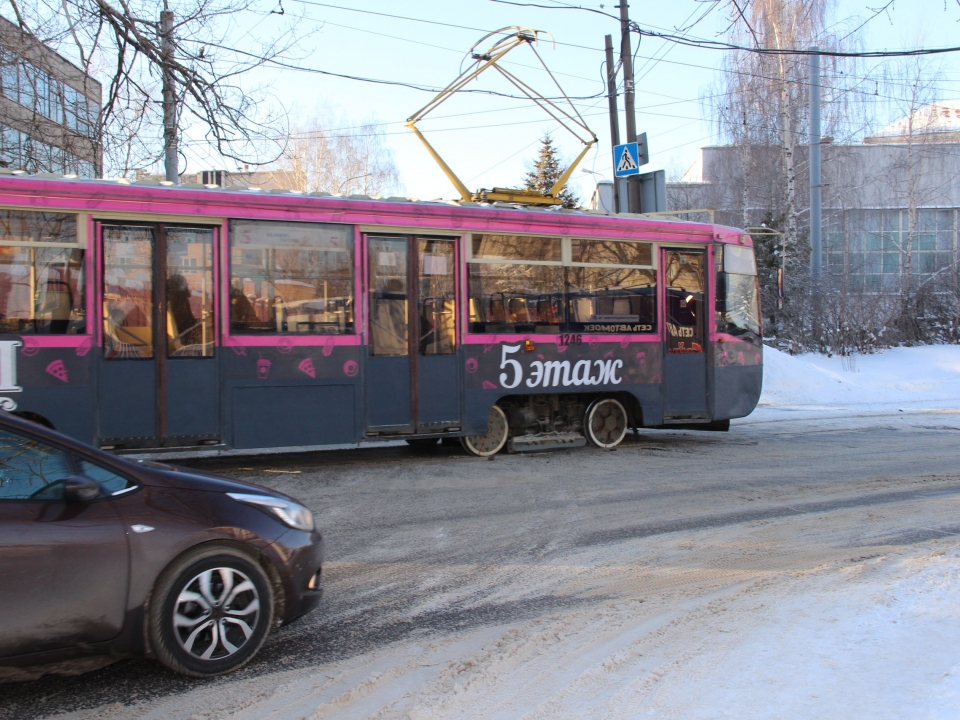Image for Нижегородцы собирают подписи за сохранение трамвая на Ильинке 