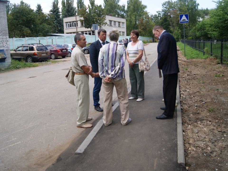 Возле школы №44 в Нижнем Новгороде появился новый тротуар