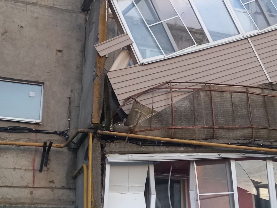 Image for Балкон жилого дома обрушился в Нижегородской области