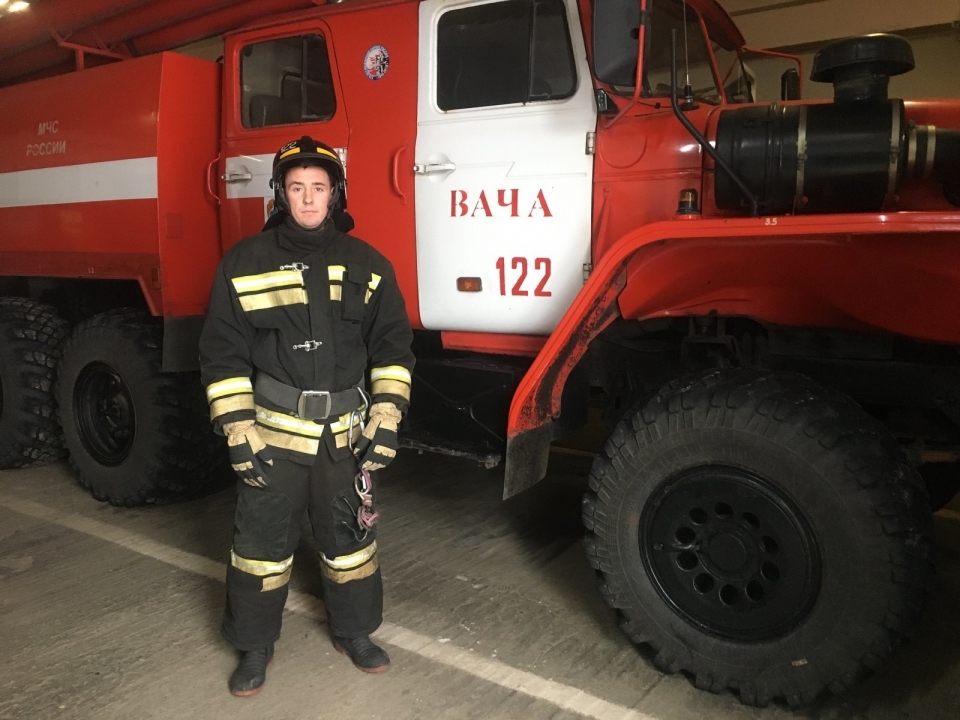 Image for Пожарный спас семью и собаку из горящего дома в Вачском районе