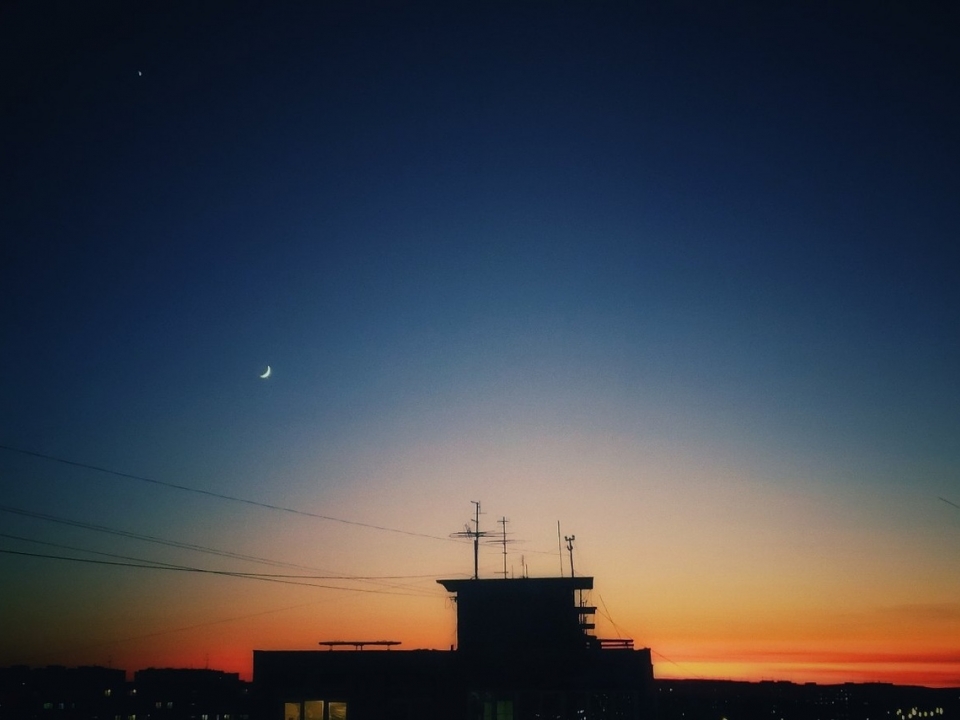 Нижегородцы делятся фотографиями Венеры, виднеющейся в небе