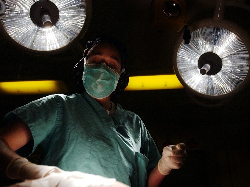 Image for Нижегородка получила дыру в теле после операции по увеличению груди