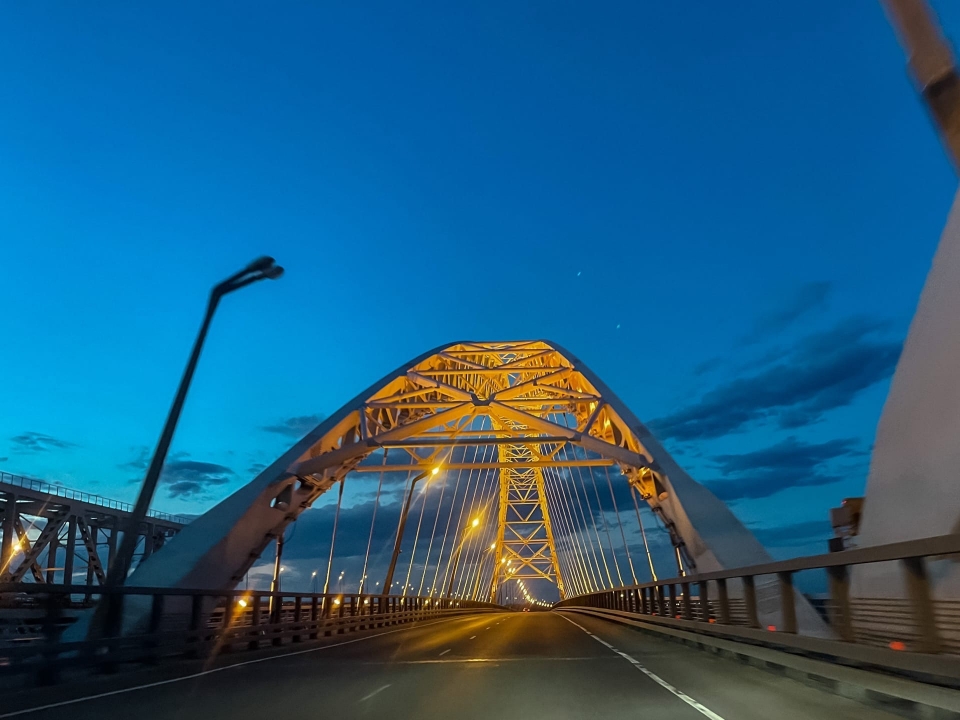 Image for Нижегородцы встали в гигантские пробки у Борского моста вечером 12 августа