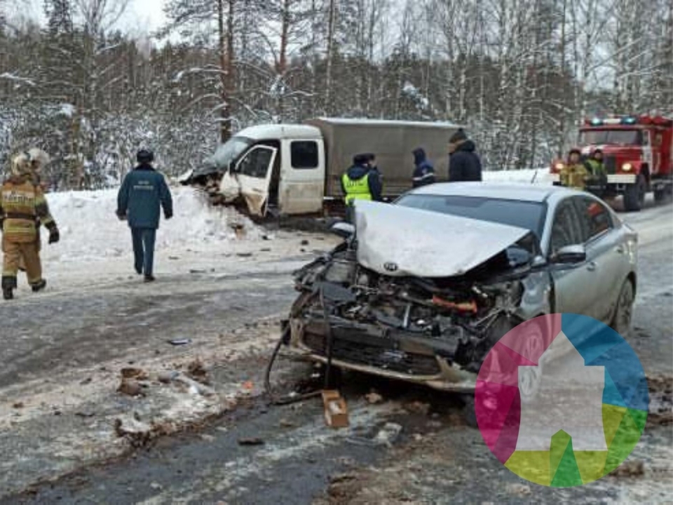 Image for Массовое ДТП с участием четырех авто произошло в Семеновском районе
