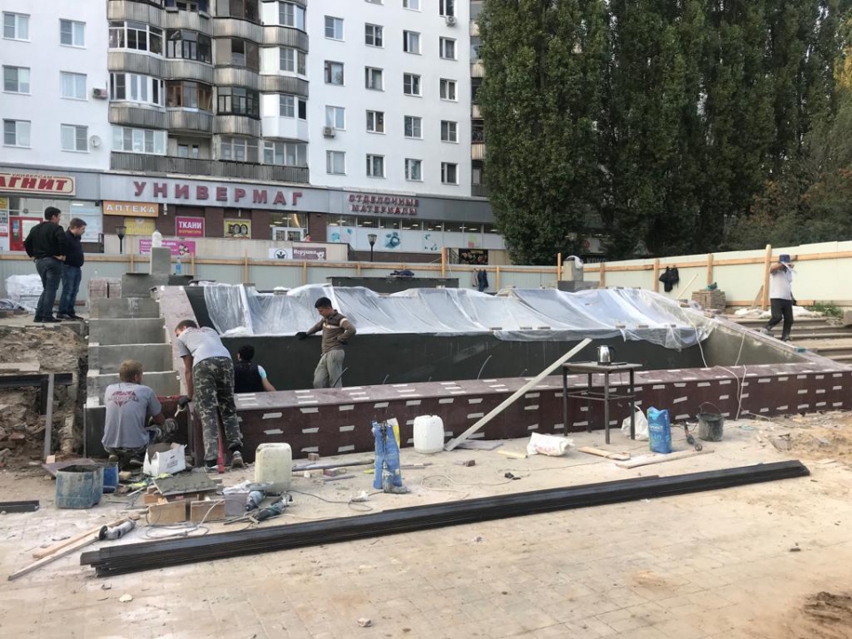 Реконструкция фонтана на Рокоссовского будет завершена к 17 августа 
