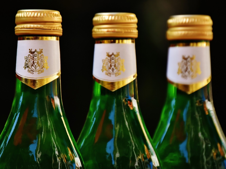 Image for 210 литров контрафактного алкоголя изъяли в магазине на площади Горького