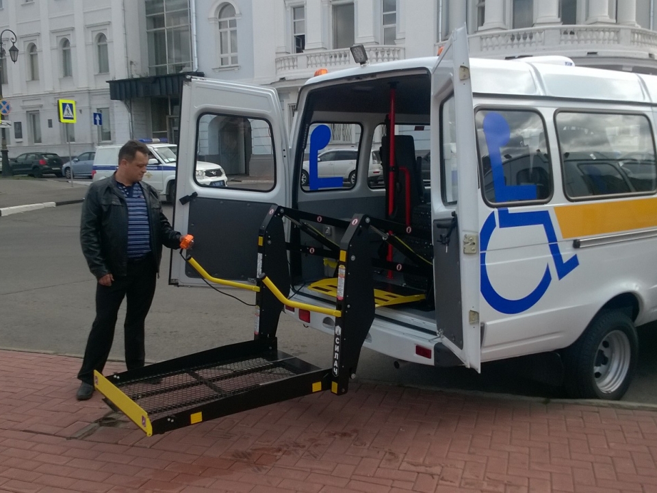 Микроавтобусы, оборудованные подъемниками «Силач» и кондиционерами, уже работают в районах Нижегородской области