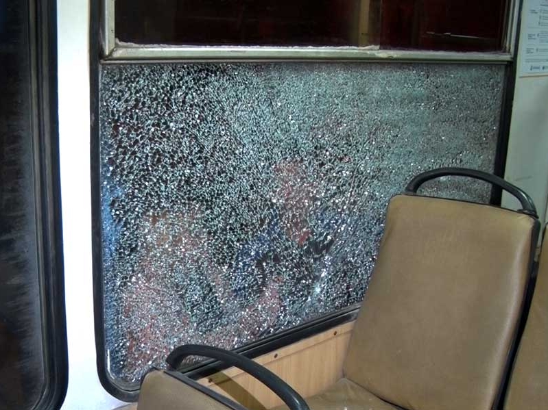 Image for Неизвестные обстреляли троллейбус с пассажирами в Дзержинске