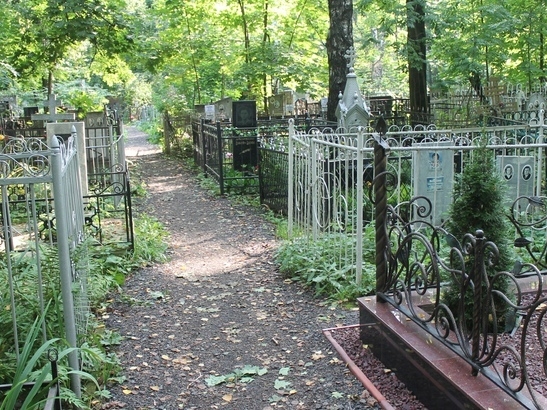 Image for Названы правила посещения нижегородских кладбищ