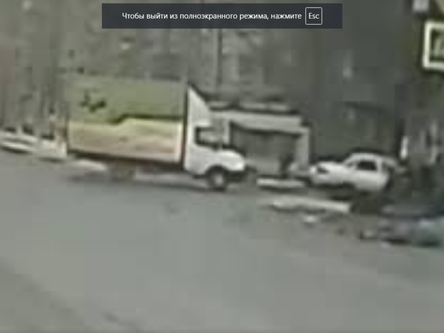 Опубликовано видео столкновения авто на Светлоярской