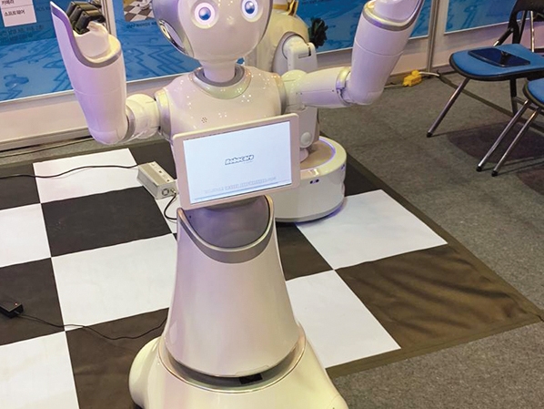 Представители МАИ и дочернего предприятия АПЗ познакомились с корейской робототехникой на Международной выставке RobotWorld-2019