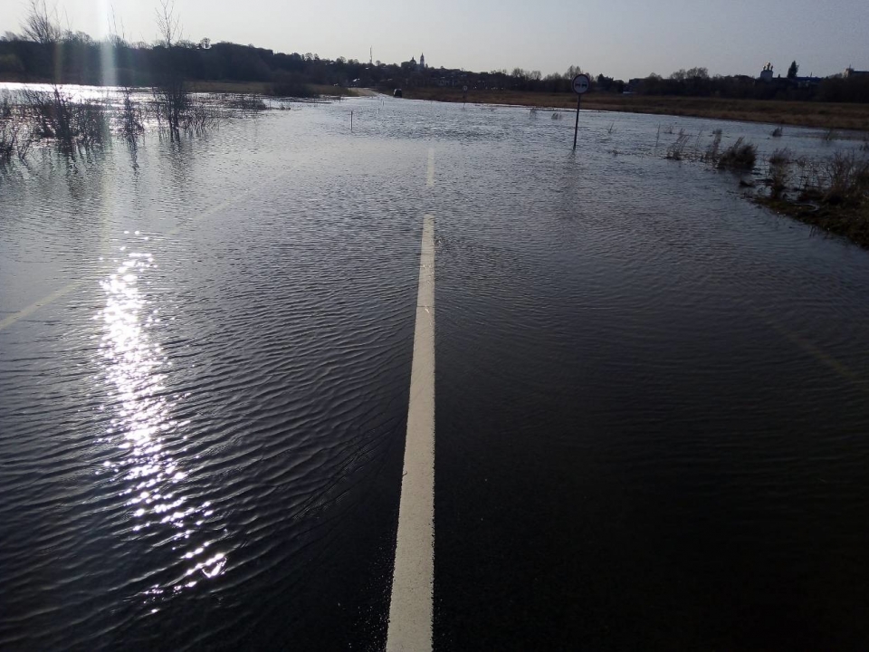 Image for Автодорогу Павлово – Тумботино в Нижегородской области затопило 21 апреля