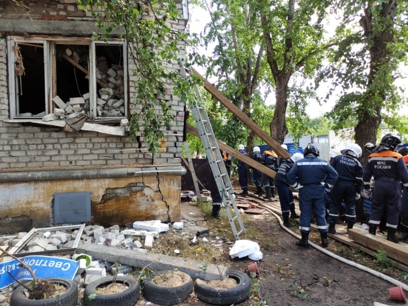 Image for Состояние дома после взрыва на Светлоярской оценивают с помощью комплекса Стрела-П