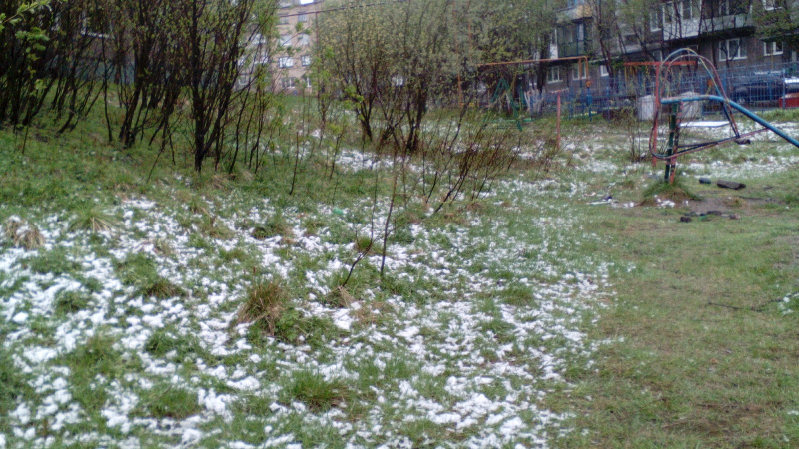 Снег в июне в Мурманске