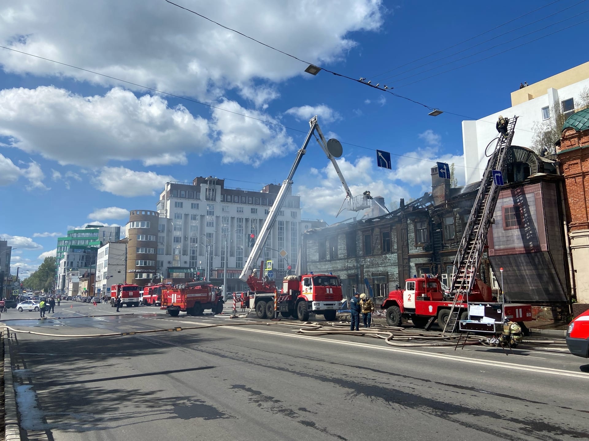 Пожар в доме Чардымова в Нижнем Новгороде локализован на площади 510 кв. м.  | 30.05.2022 | Нижний Новгород - БезФормата