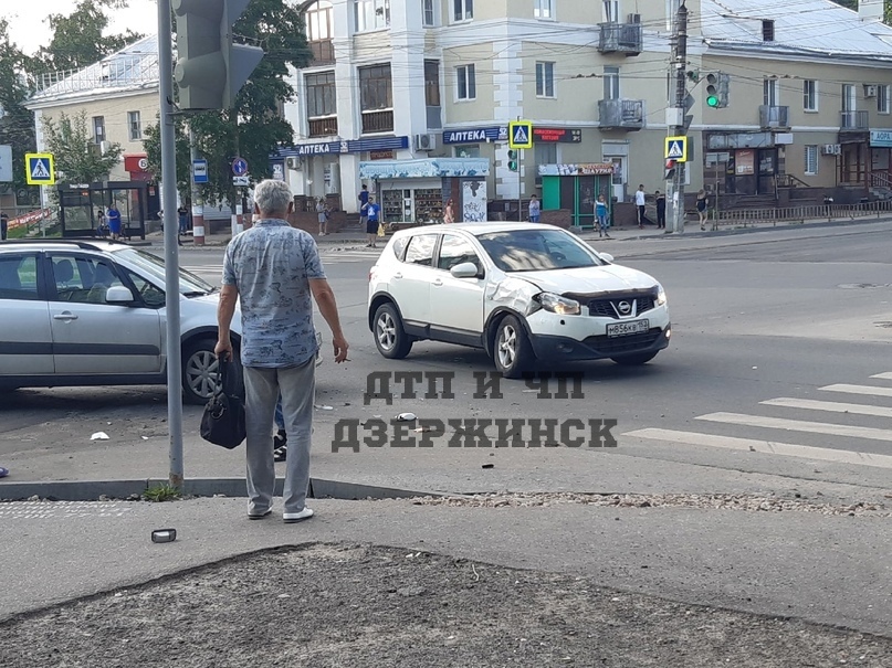 Дтп дзержинск. Пересечение Ленина и Гайдара Дзержинск. ДТП Дзержинск проспект Ленина вчера. ДТП Дзержинск ул. Попова сегодня. Железногорск пересечение Ленина и Гайдара.