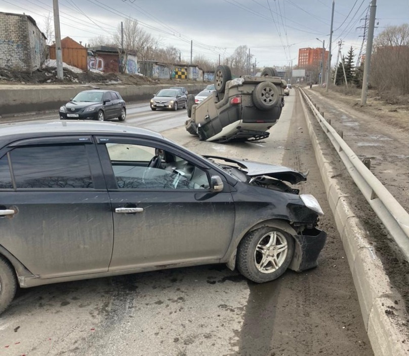 Дтп нижний. Авария в Нижнем Новгороде. Авария в Нижегородской области. Авария Нижний Новгород 4.10.2022. Перевернулась машина Нижний Новгород.